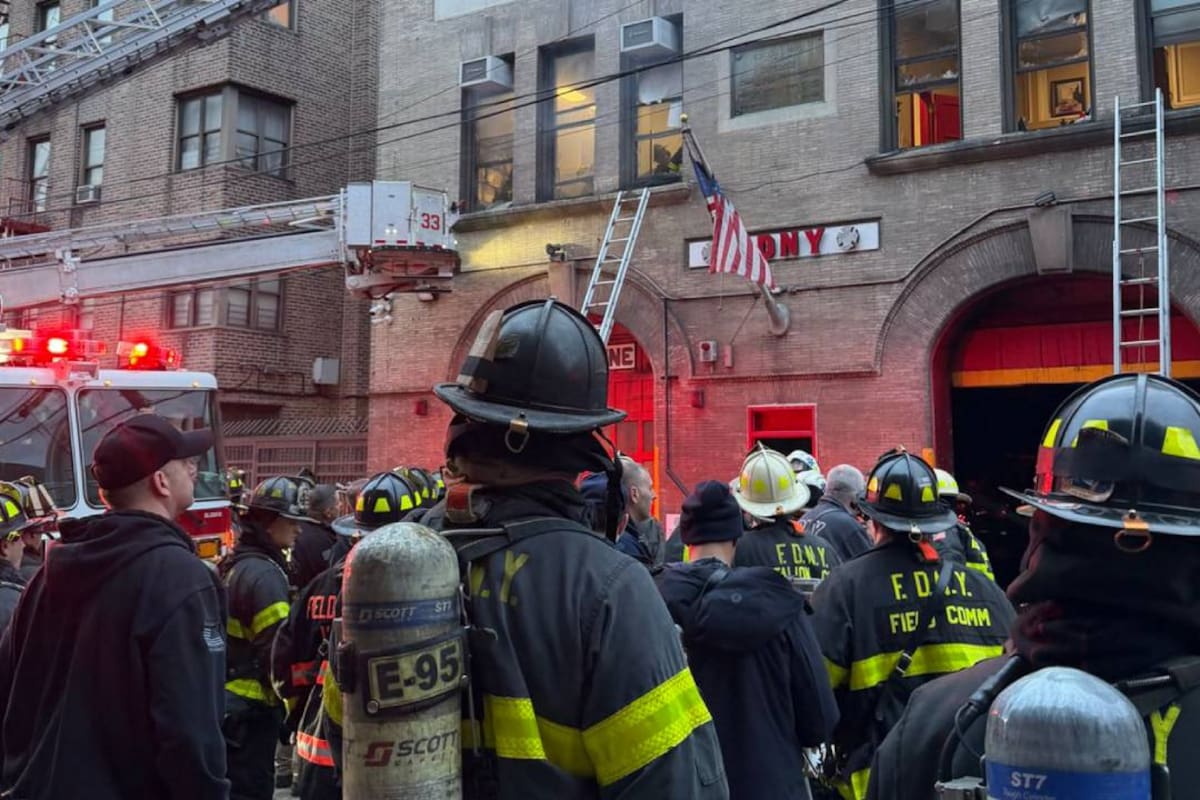 14 bomberos heridos luego de un incendio en estación en Nueva York; varios de ellos fueron trasladados a hospitales de la zona para su evaluación