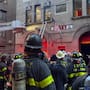 14 bomberos heridos luego de un incendio en estación en Nueva York; varios de ellos fueron trasladados a hospitales de la zona para su evaluación
