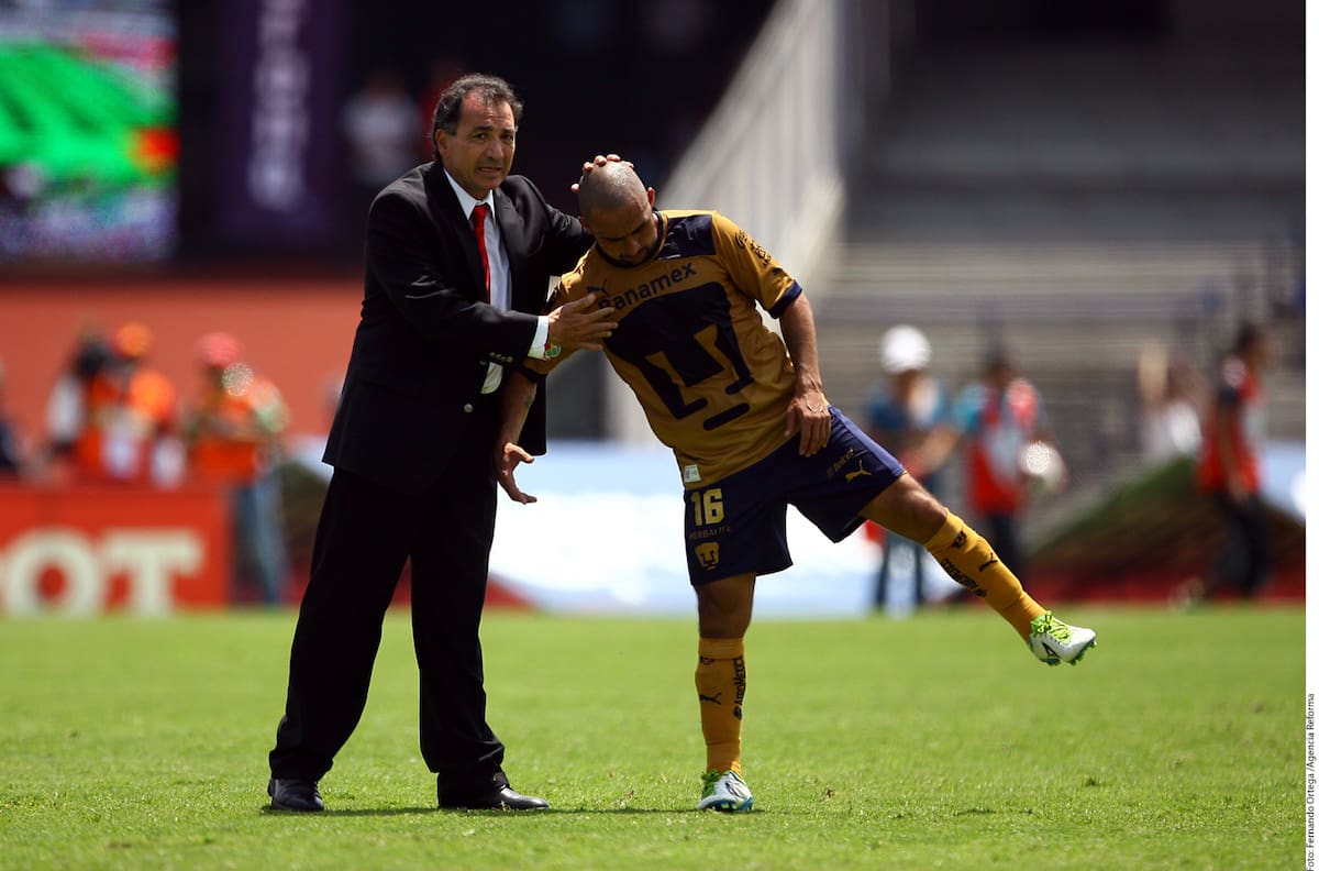Mario Carrillo dirigiendo a Pumas de la UNAM. (Foto: Archivo GH)