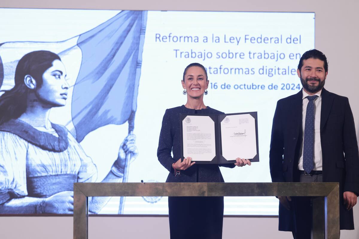 Sheinbaum firma ley para regular trabajo en plataformas digitales como Didi y Uber