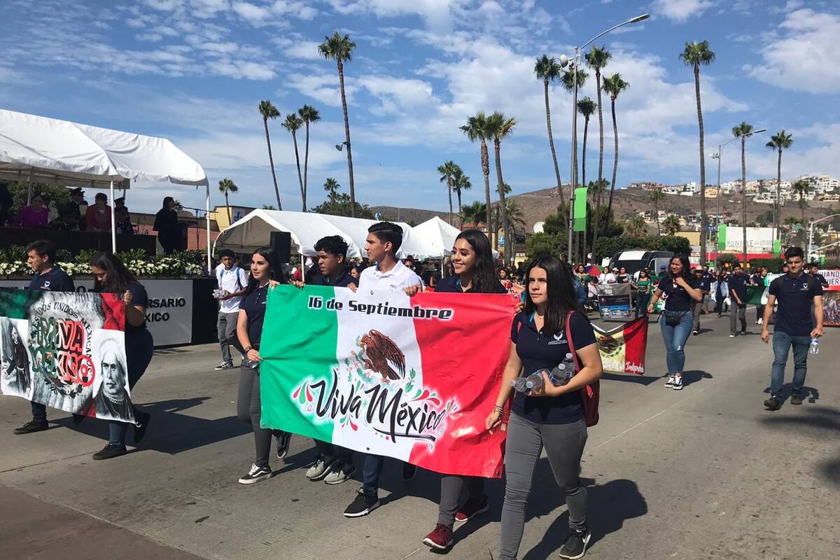 Realizan Desfile Cívico-Militar Conmemorativo al CCIX Aniversario de la Independencia de México