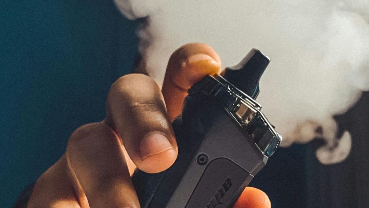 Vapeadores: Hasta 8 años de cárcel por usar, distribuir o vender; la Cámara de Diputados se prepara para votar la prohibición total contra estos dispositivos electrónicos en México y endurecer sanciones