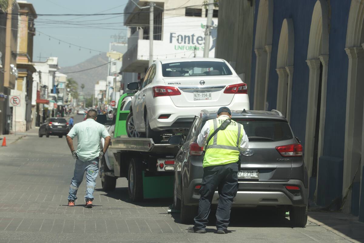 Tránsito de Hermosillo: Solo vehículos que obstruyan cocheras son retirados con grúas