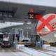 Mientras que México busca eliminar el efectivo en las casetas de cobro, millones de mexicanos podrían enfrentar obstáculos porque aún no tienen una tarjeta de débito o crédito