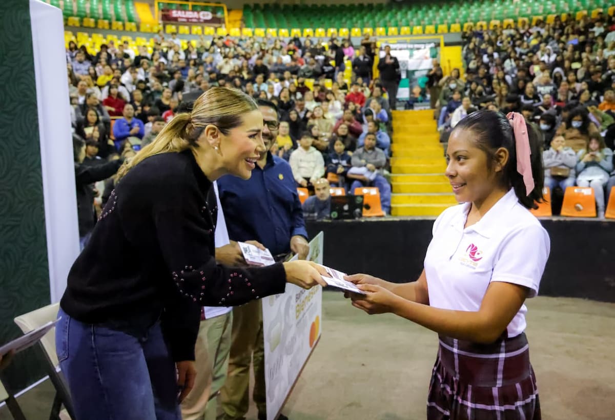 Del 2 al 19 de marzo abrirá el registro para el apoyo de uniformes y útiles escolares, el cual consiste en 2 mil 500 pesos anuales. Foto: Cortesía