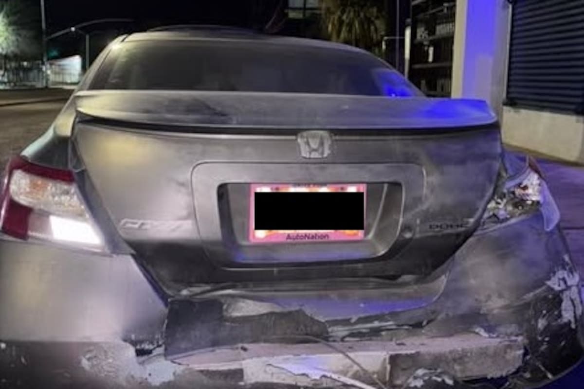 Choque provocado por conductor ebrio deja sin vehículo a refugio de mascotas en Navidad