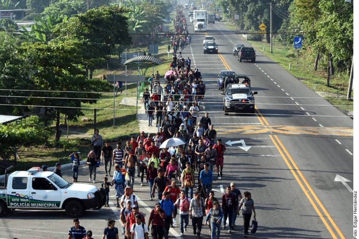 Más de mil migrantes cruzan ilegalmente a EU