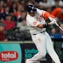 Conecta Isaac Paredes su jonrón número 22, pero los Astros pierden liderato de su división