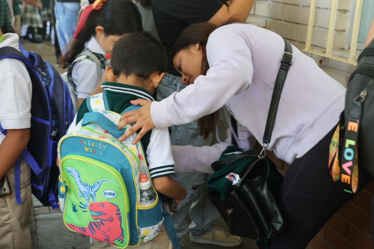 Regresan a clases 4 mil 600 estudiantes en escuelas municipales de Tijuana