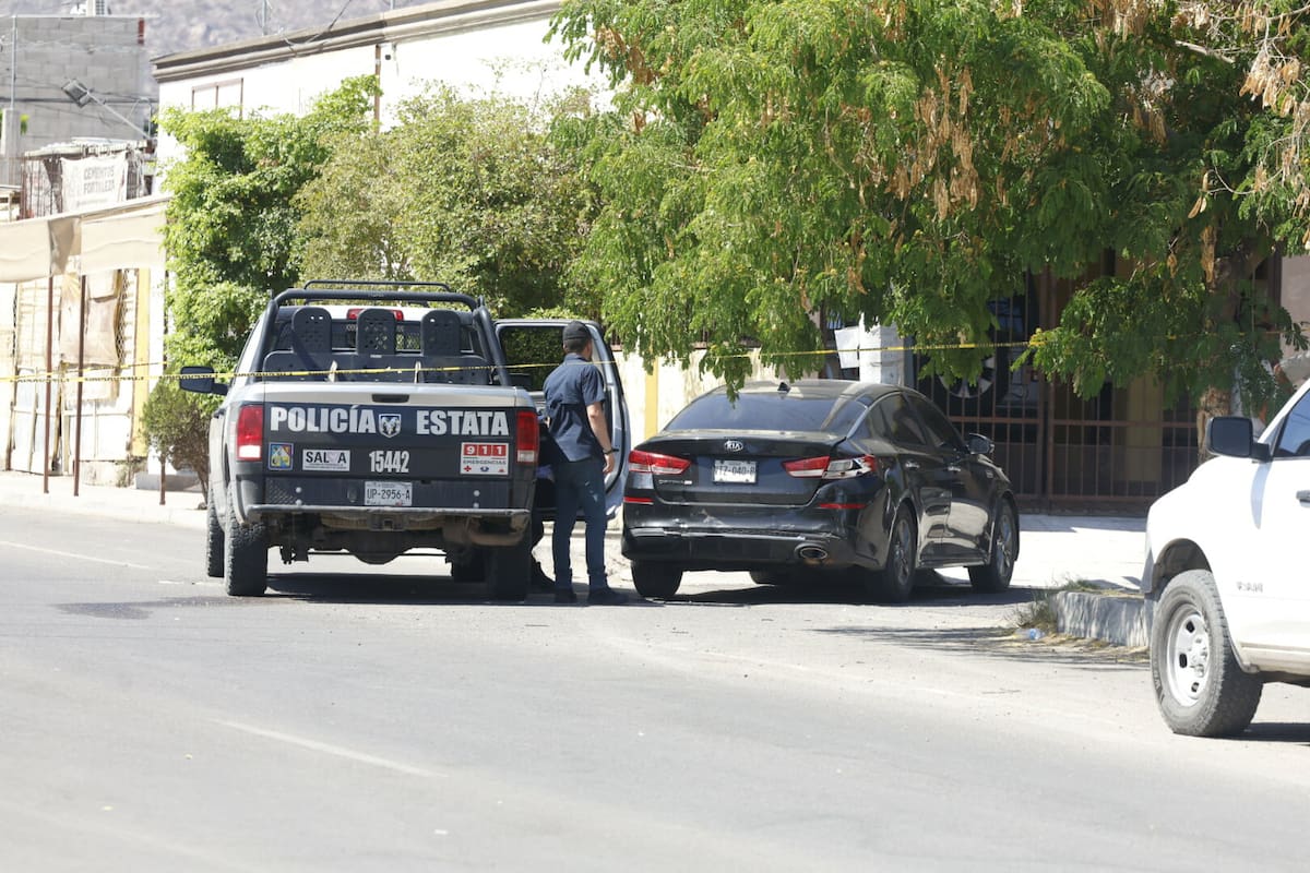 Detienen a tres personas con armas y un vehículo robado, además se investiga un homicidio