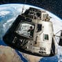 Dos farmacéuticas empezaron a fabricar medicamentos en el espacio sin depender de la NASA y buscan cristalizar tratamientos para enfermedades pulmonares raras porque la microgravedad crea moléculas más estables que duran más, requieren menos frío y podrían aplicarse con menos efectos secundarios