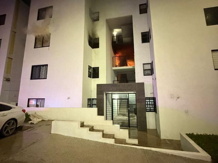 Explosión por presunta fuga de gas deja a dos mujeres con quemaduras en el fraccionamiento Vizcaíno