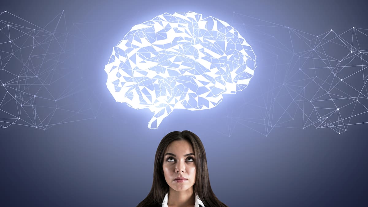 Según el INECO, practicar al menos 150 minutos semanales de ejercicio aeróbico, como caminar o nadar, reduce el riesgo de deterioro cognitivo hasta un 30%.