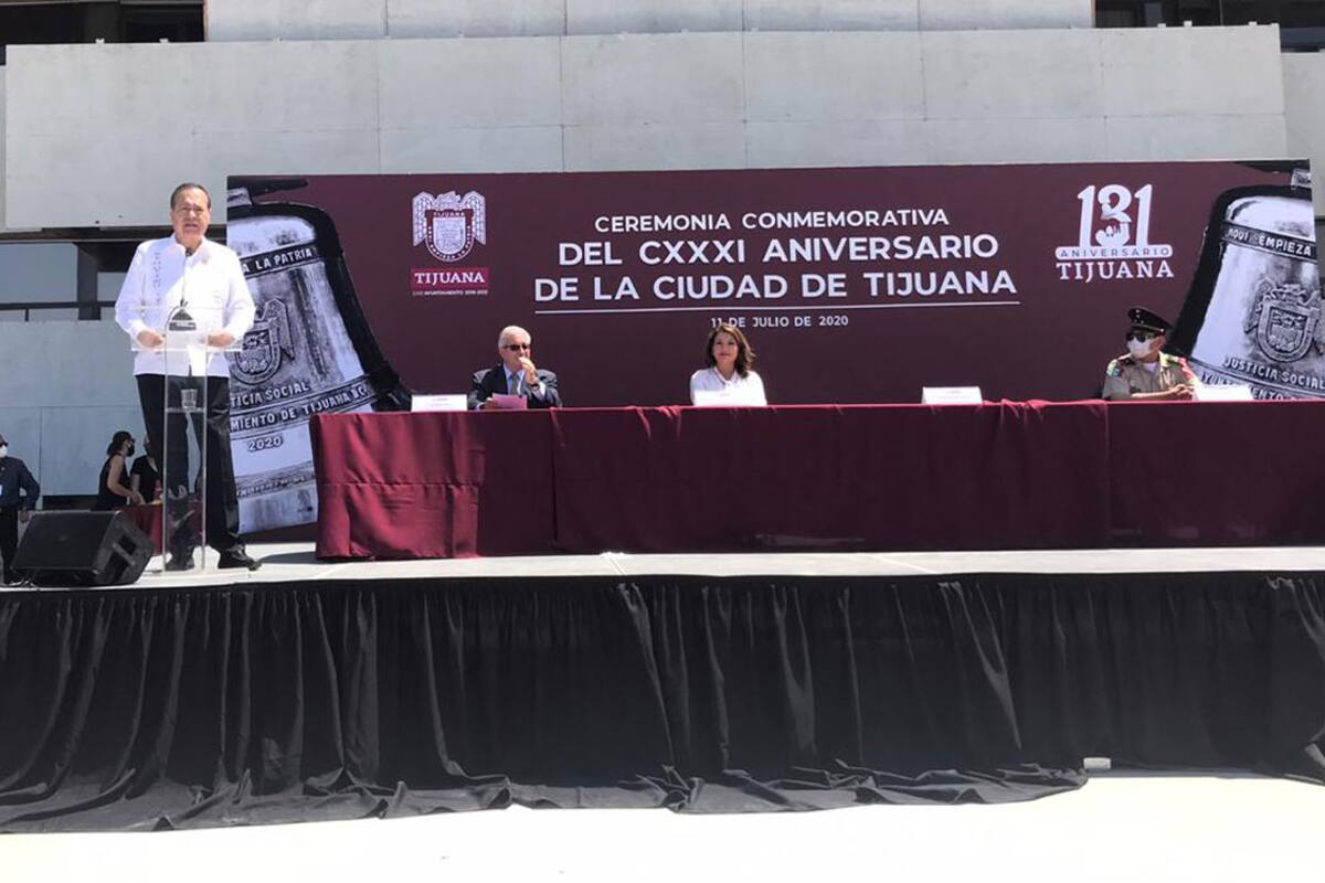 Realizan ceremonia por 131 aniversario de Tijuana en Plaza Cívica