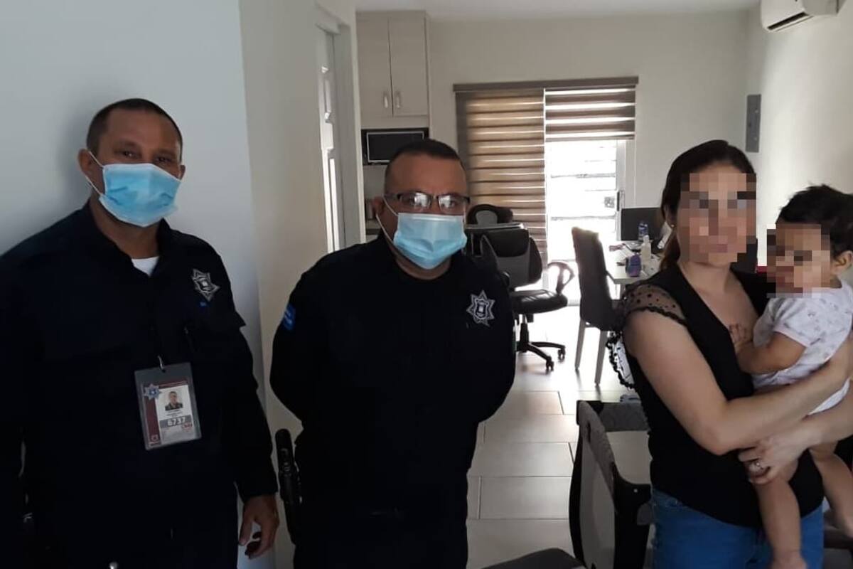 Policías salvan vida de bebé de 10 meses de nacida que estaba ahogándose