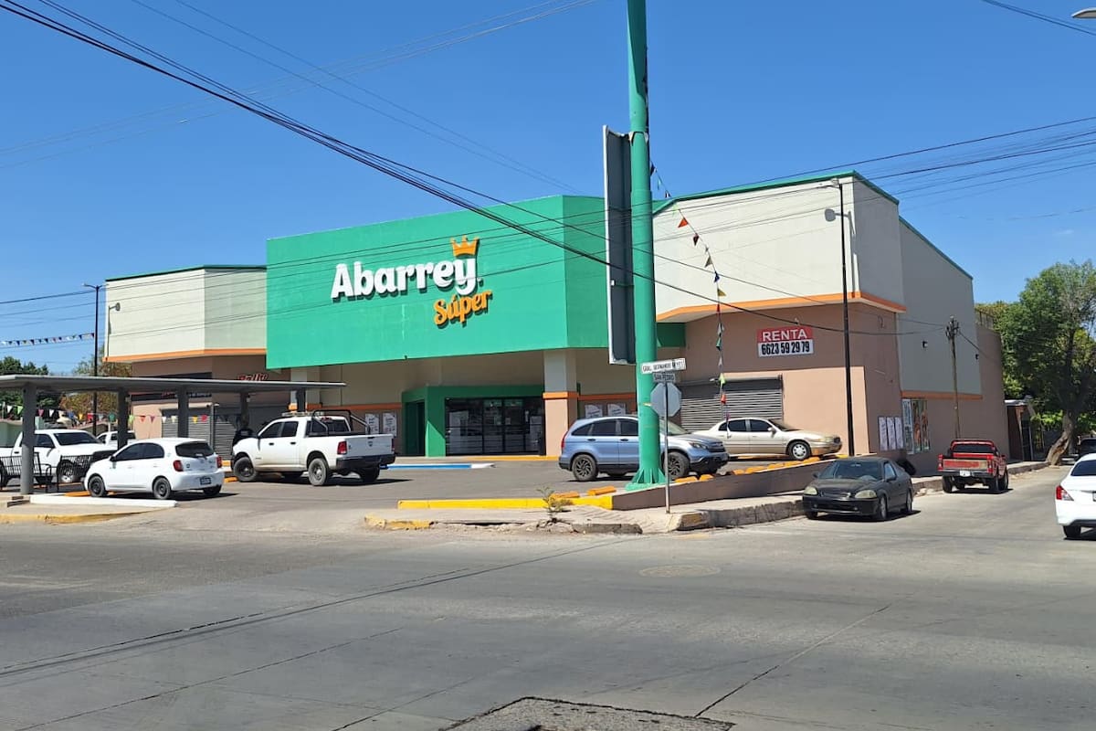 Supermercado de Hermosillo reporta posible explosión; intervención de bomberos y policía