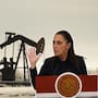 Mientras Francia acelera la erradicación de combustibles fósiles, en México el gobierno de Claudia Sheinbaum evalúa introducir el fracking pese a las críticas por el daño ambiental y el excesivo consumo de agua