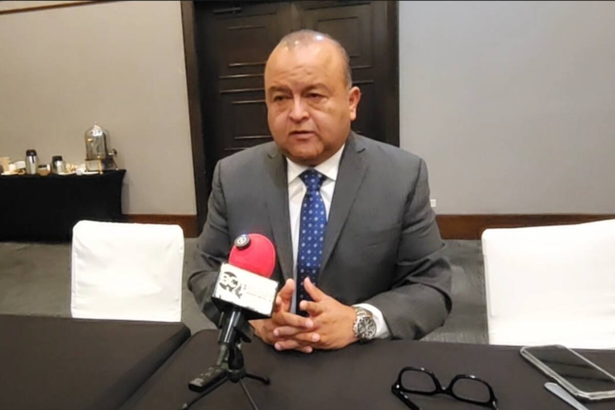 Empresas deberán reducir costos para afrontar aumento al salario: CCEE