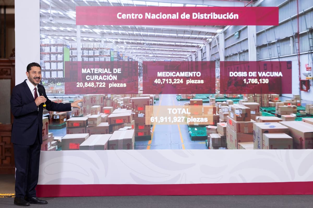 Cuauhtémoc, Ciudad de México. 31 de marzo 2026. La presidenta constitucional de los Estados Unidos Mexicanos, la Doctora Claudia Sheinbaum Pardo en conferencia de prensa matutina en el salón de la Tesorería de Palacio Nacional. La acompañan: David Kershenobich, secretario de salud; Edurado Clark, subsecretario de Integración y desarrollo del sector salud; Zoé Alejandro Robledo Aburto, director general del Instituto Mexicano del Seguro Social (IMSS); Martí Batres Guadarrama, director general del Instituto de Seguridad y Servicios Sociales de los Trabajadores del Estado (ISSSTE); Alejandro Svarch Pérez, director general de IMSS-Bienestar. Foto: Gabriel Monroy/Presidencia