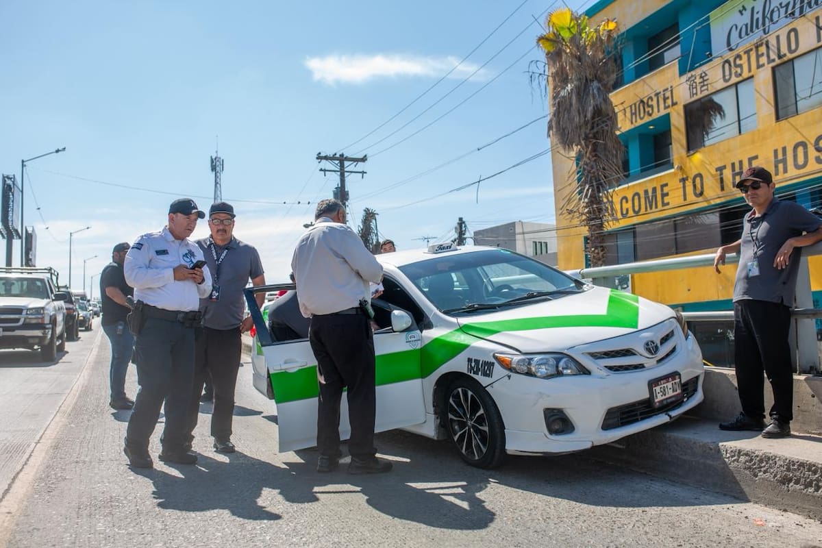 Choque en El Chaparral tras malestar de conductor; no hubo lesionados graves