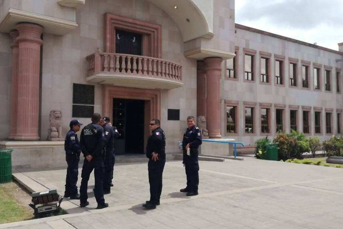 Por amenaza de bomba, evacuan Palacio Municipal de Cajeme
