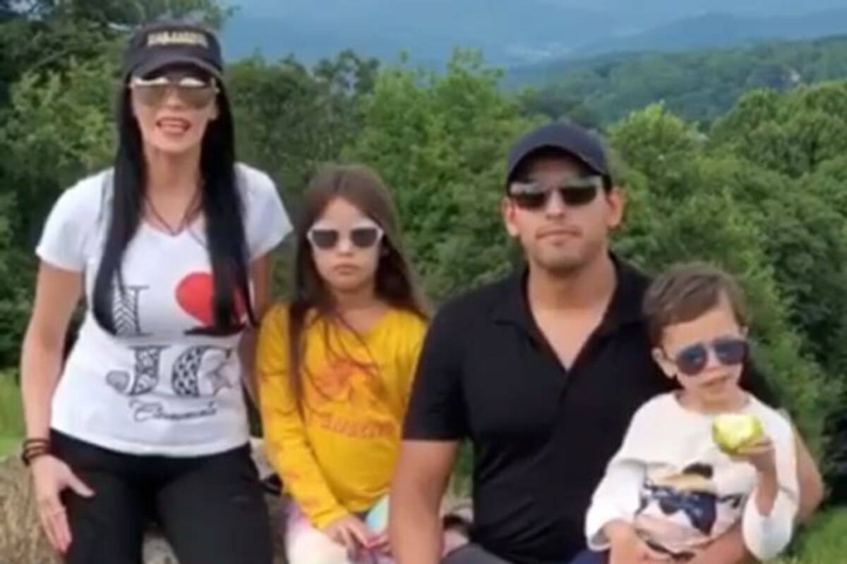 Reaparecen Iván Aguilera y su esposa Simona en redes sociales