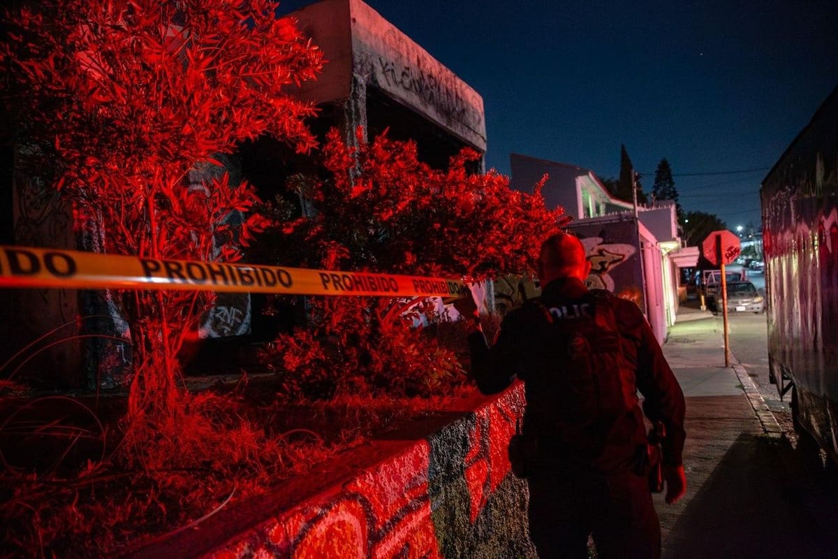 La víctima fue localizada sin vida durante la madrugada; hasta el momento permanece sin identificar. Foto: Border Zoom