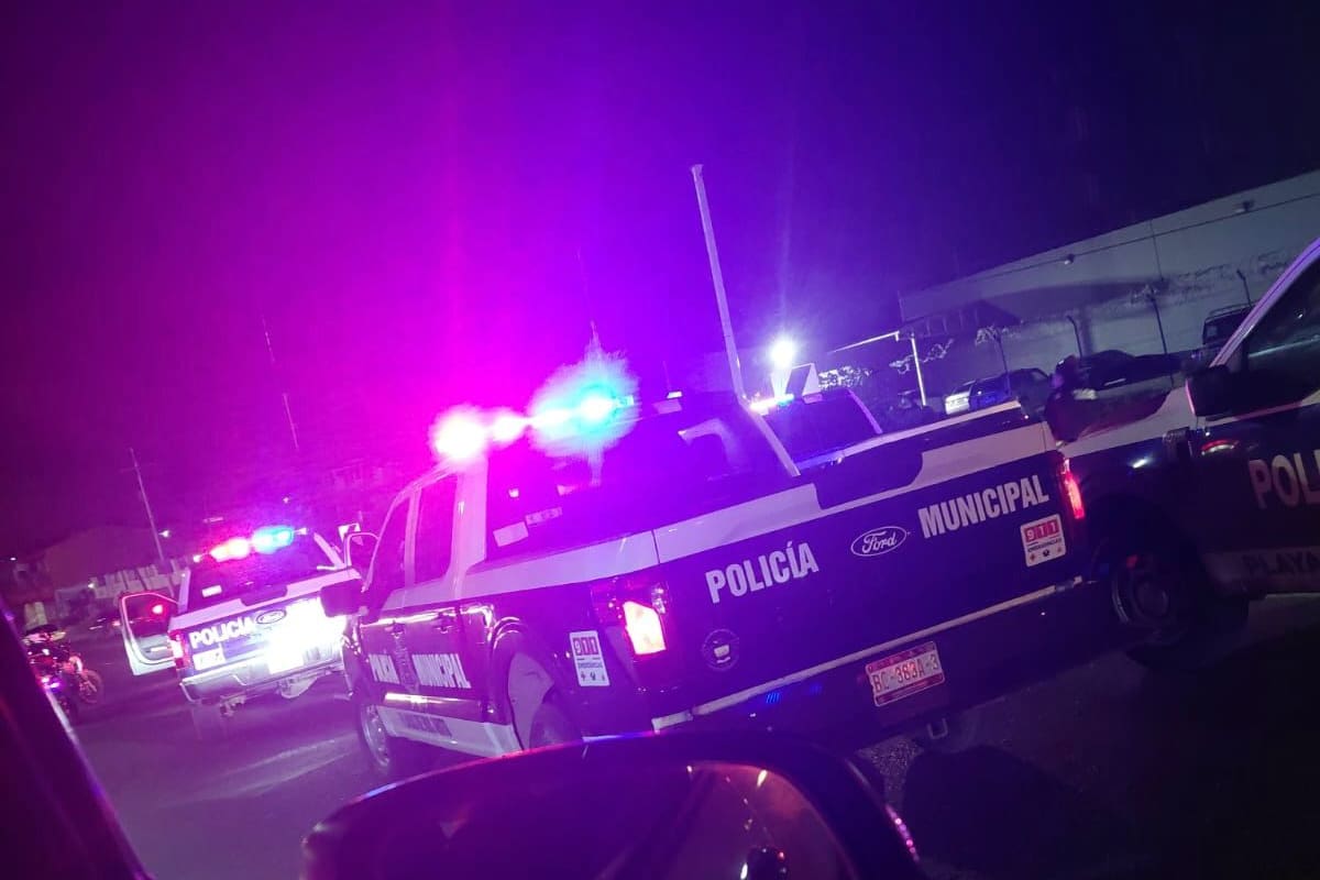 Persecución policial en Rosarito termina con dos detenidos y dosis de droga