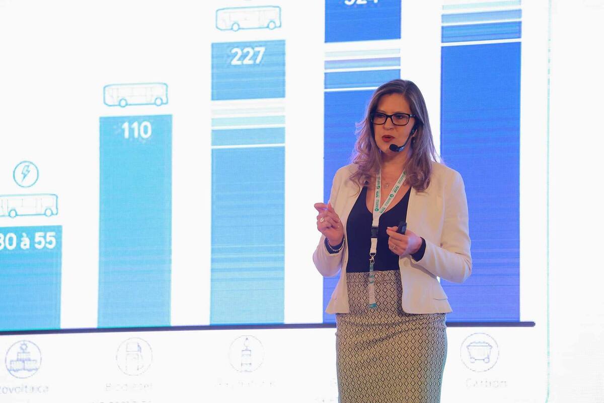 Continúan paneles y conferencias en el Tercer Foro Mundial de Energía Solar