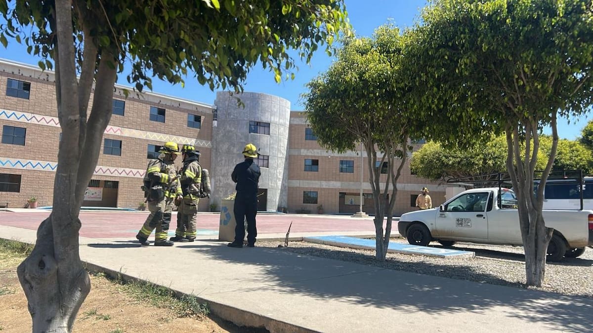 Alertaron a las autoridades tras detectar una publicación en Facebook en la que se advertía sobre la supuesta colocación de un explosivo dentro de la escuela. Foto: Cortesía