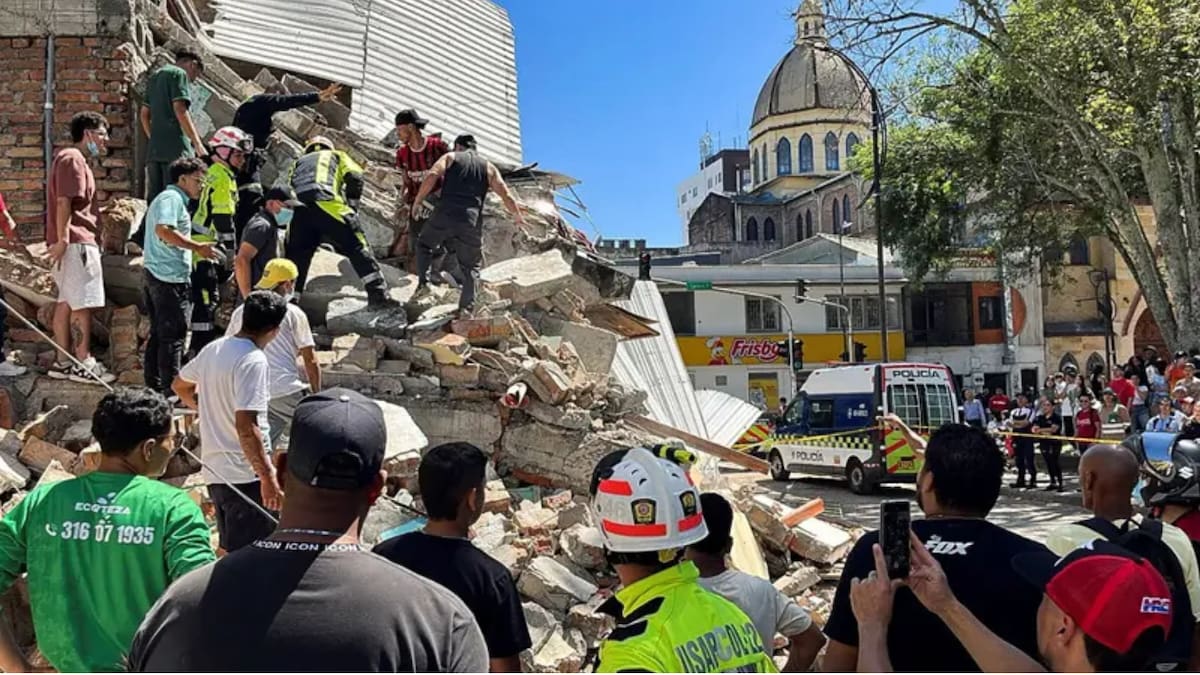 Voluntarios denuncian que equipos de rescate perdieron horas buscando supuestas víctimas bajo los escombros del terremoto de Pereira y terminaron encontrando una caja fuerte, mientras cuestionan el uso de maquinaria y recursos públicos
