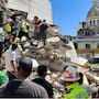 Voluntarios denuncian que equipos de rescate perdieron horas buscando supuestas víctimas bajo los escombros del terremoto de Pereira y terminaron encontrando una caja fuerte, mientras cuestionan el uso de maquinaria y recursos públicos