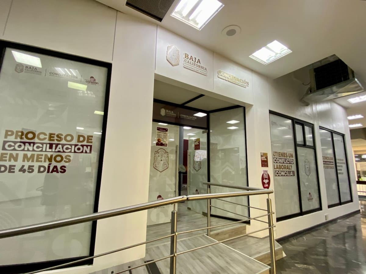 Alrededor de 20 empleados del call center Unlimited Sunshine denunciaron que la empresa suspendió operaciones sin pagar aguinaldos, finiquitos ni otras prestaciones. Fotos: Border Zoom