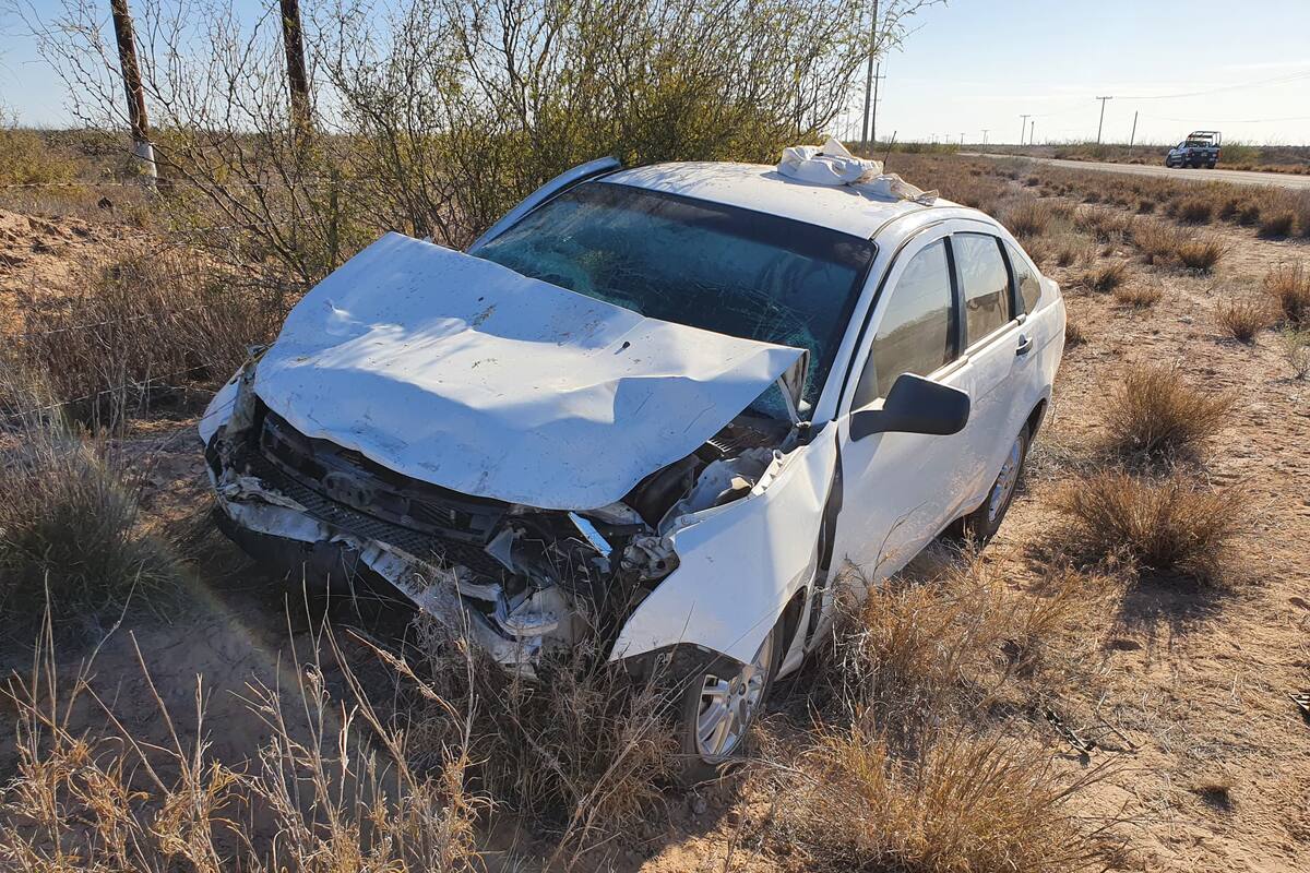 Atienden a 4 lesionados por fatal choque carretero en tramo Hermosillo-Bahía de Kino