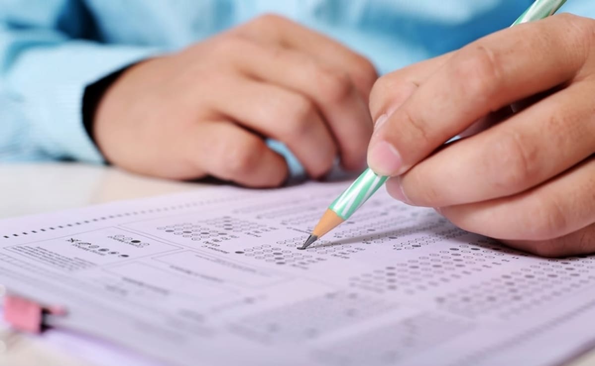 Sheinbaum cuestiona alcances de PISA 2025 y defiende la Nueva Escuela Mexicana ante resultados de México en materias como Español y Matemáticas