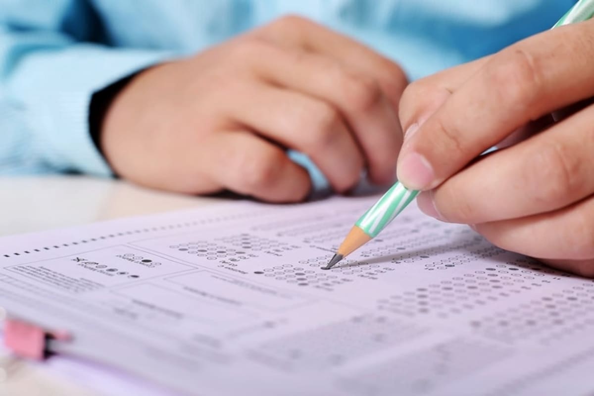 Sheinbaum cuestiona alcances de PISA 2025 y defiende la Nueva Escuela Mexicana ante resultados de México en materias como Español y Matemáticas