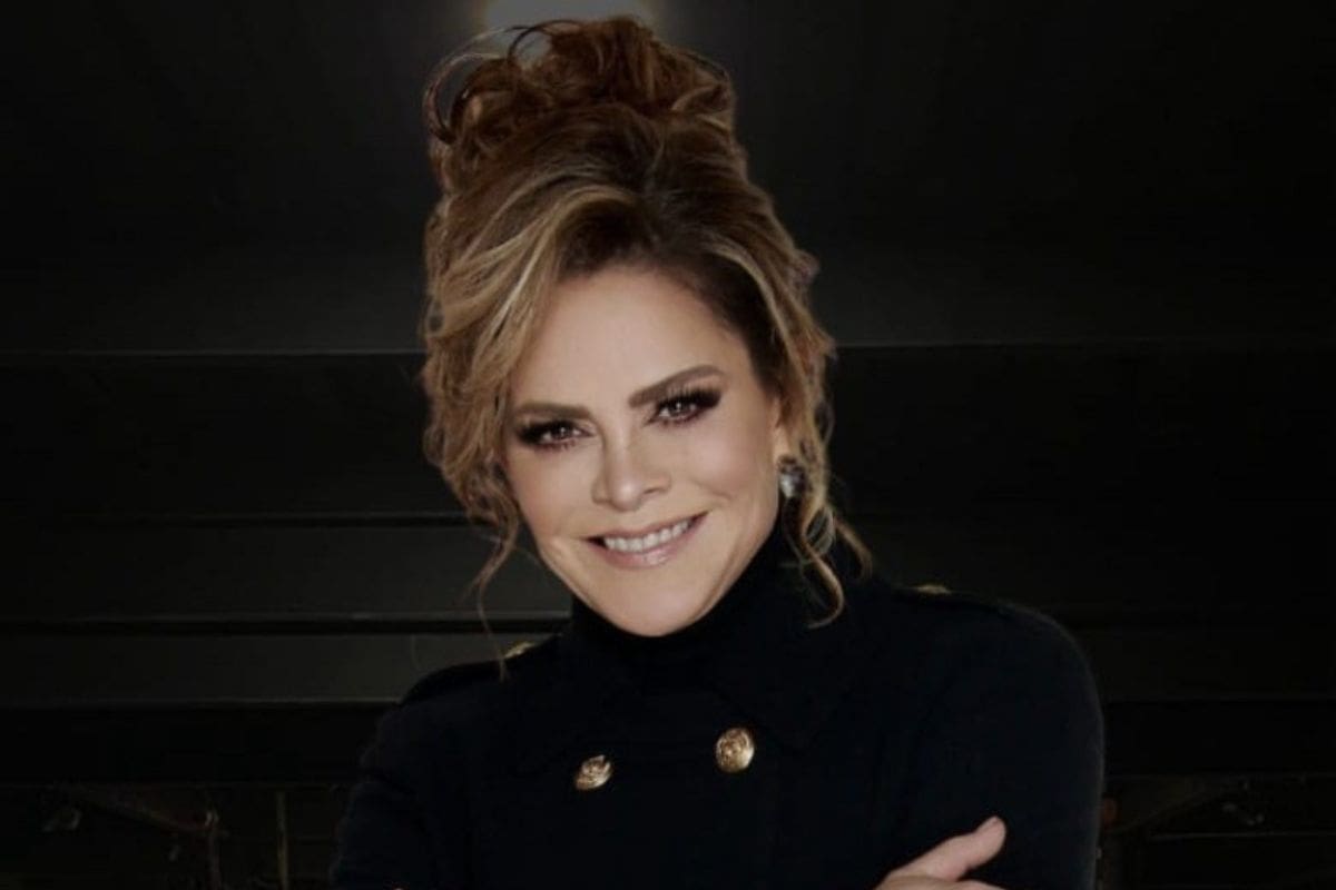 Mara Patricia Castañeda publica por error texto de ChatGPT en sus redes y genera burlas