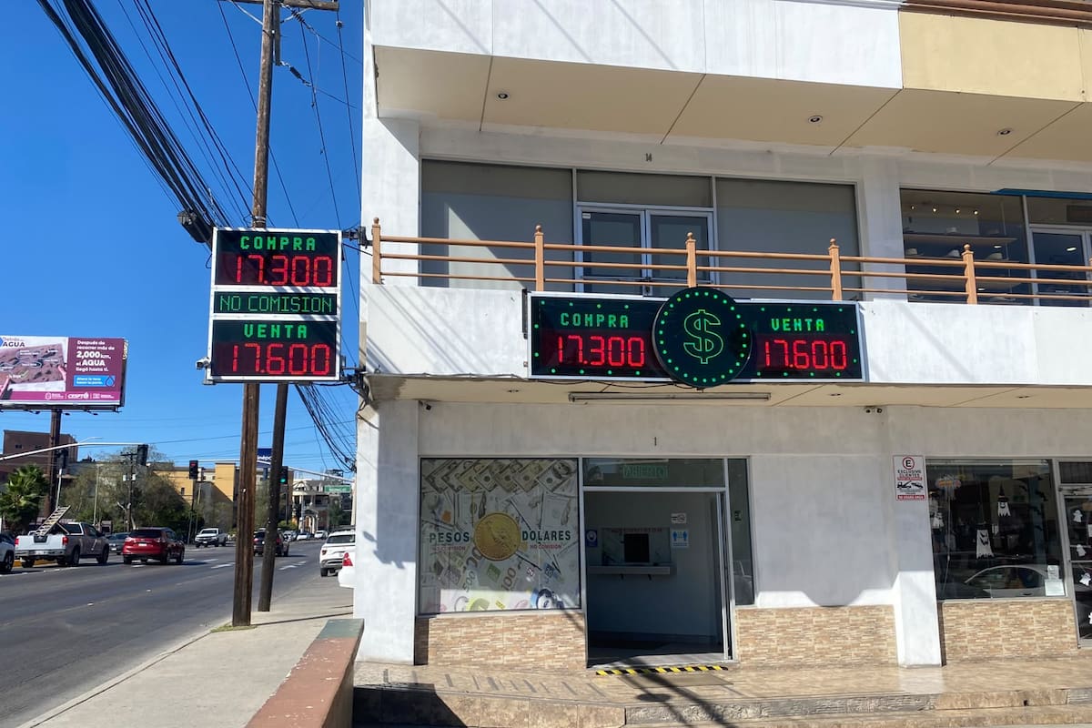 Dólar suma seis semanas al alza; se vende en 17.55 pesos en Tijuana