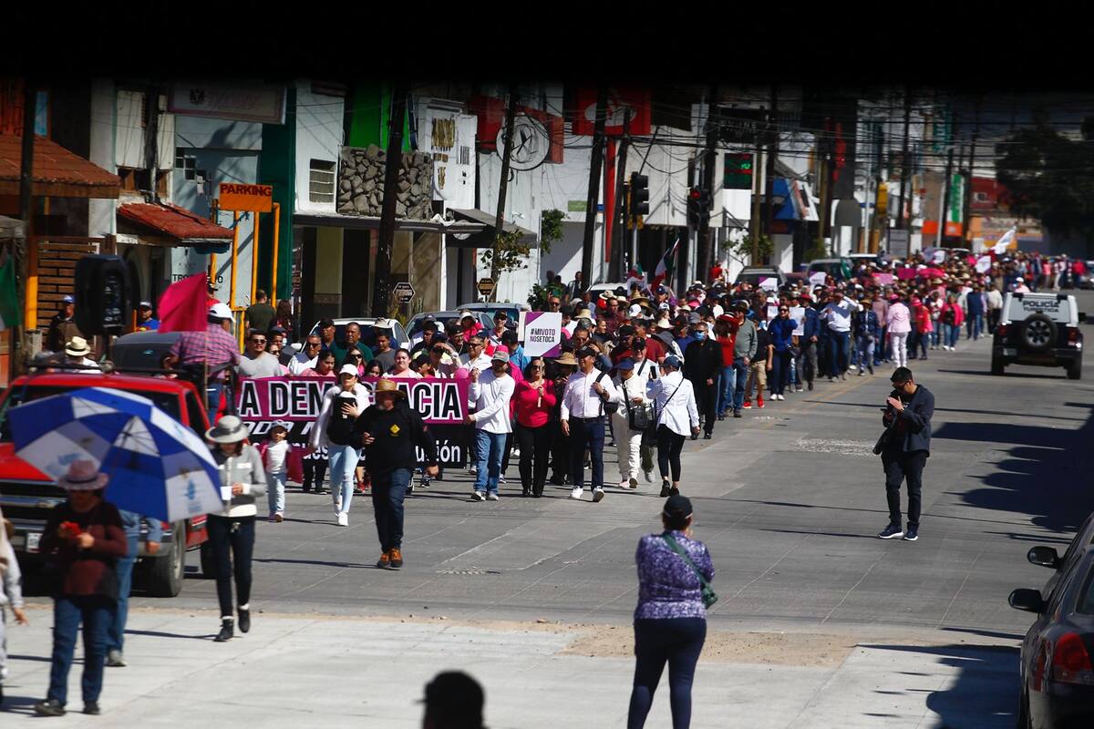 También participó una caravana de más de 30 automóviles