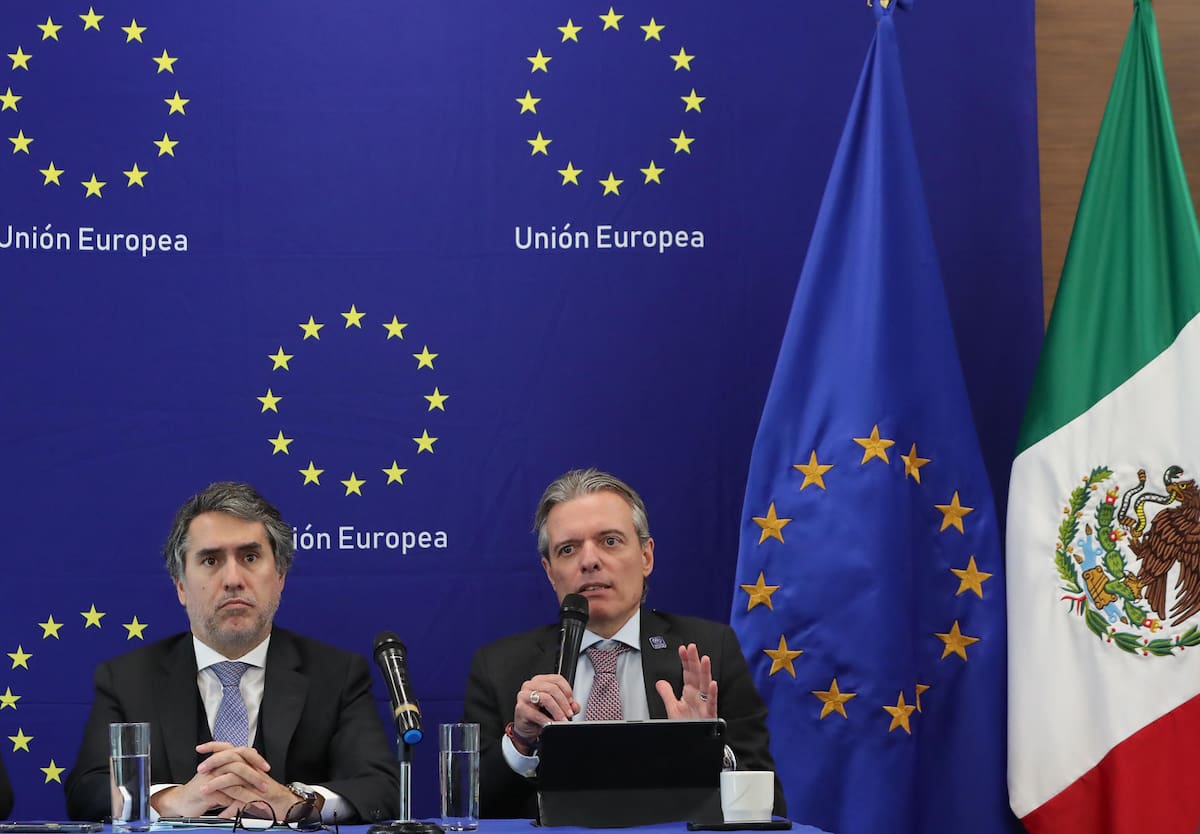 MEX6331. CIUDAD DE MÉXICO (MÉXICO), 25/06/2025.- El embajador de la Unión Europea en México, Francisco André , y el representante de la Agencia de la ONU para los Refugiados (Acnur), Giovanni Lepri. EFE/ Mario Guzmán