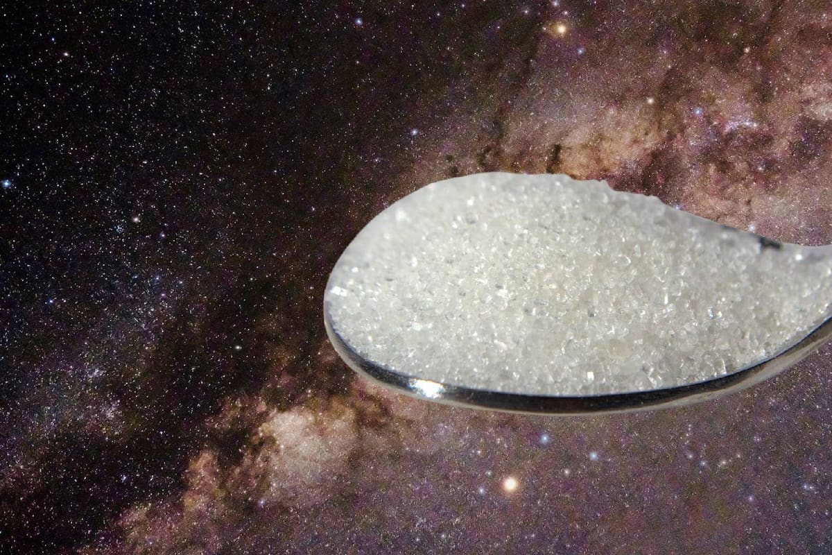Expertos encuentran azúcar en el espacio en una nube de gas y polvo cerca del centro de la Vía Láctea; la detección fue posible gracias a observaciones de alta sensibilidad con dos radiotelescopios en España