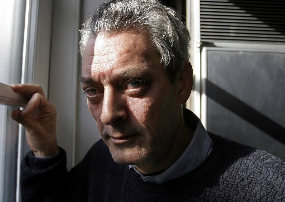 El escritor Paul Auster en su casa de Brooklyn, Nueva York, el 19 de enero de 2006.