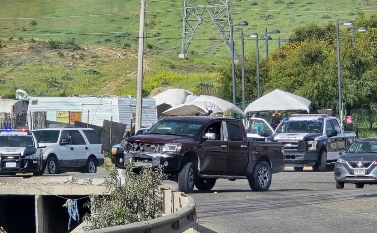 El responsable dejó abandonado el vehículo en la vialidad.