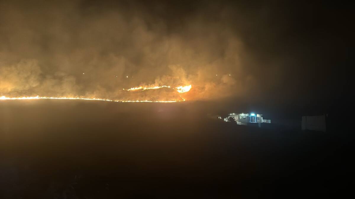 Los bomberos atendieron incendios de pastizales por la zona del Corredor 2000.