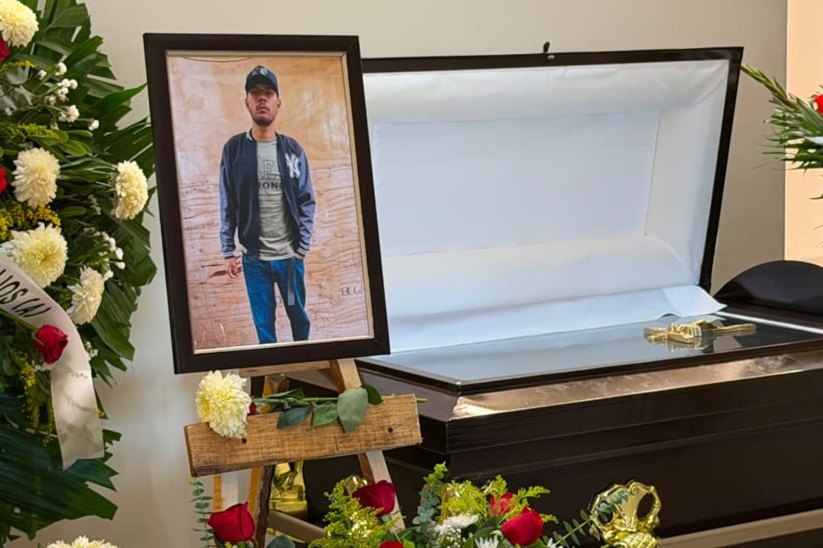 Trasladan a Ciudad Obregón el cuerpo de Genaro; su familia exige que el caso no quede impune