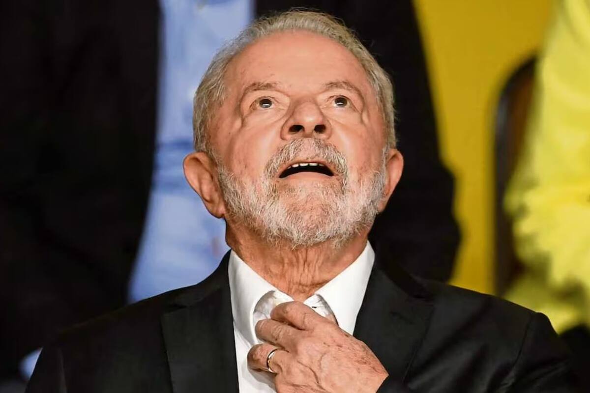 Lula da Silva regresa a Brasil tras recuperarse de cirugía en la cabeza