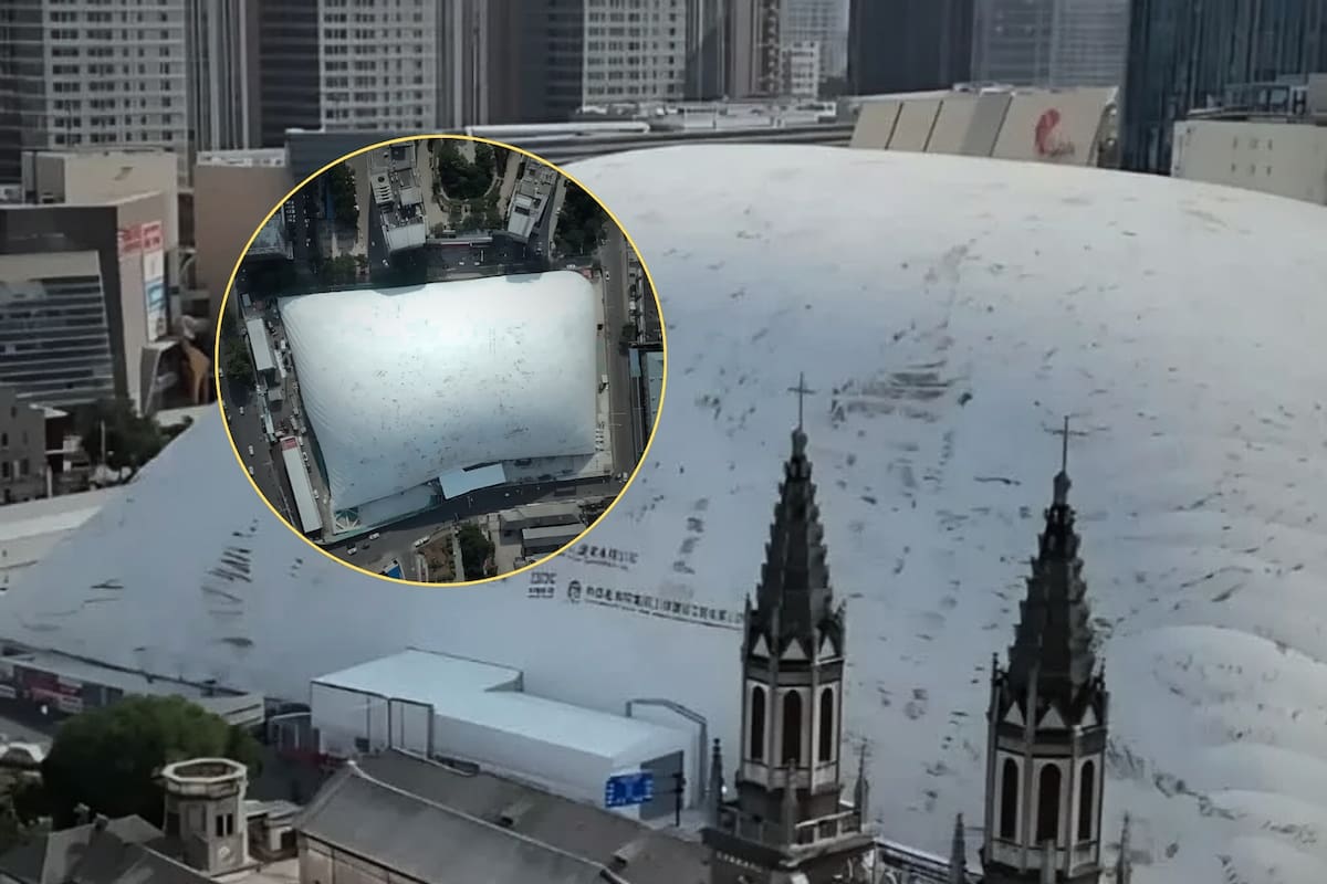 China revolucionó la construcción urbana al encerrar obras en cúpulas inflables que bloquean 95% del polvo y reducen el ruido a 50 decibelios, buscando evitar afectaciones directas a vecinos y comercios en zonas densas