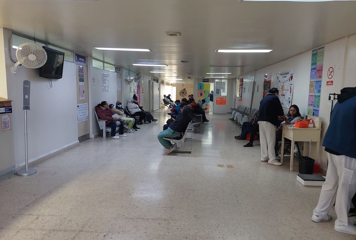 Uno de los médicos del hospital informó que se reanudó el servicio con la condición de que empiece a llegar el recurso, ya que la situación de la falta de insumos y mantenimiento continúa siendo critica.