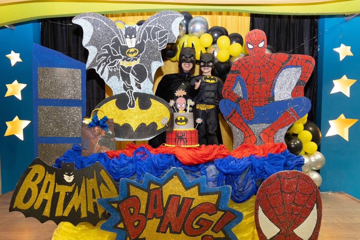 ¡Santos cumpleaños, Batman! Xavier Lagarda Robles llegó a los 3 años de edad