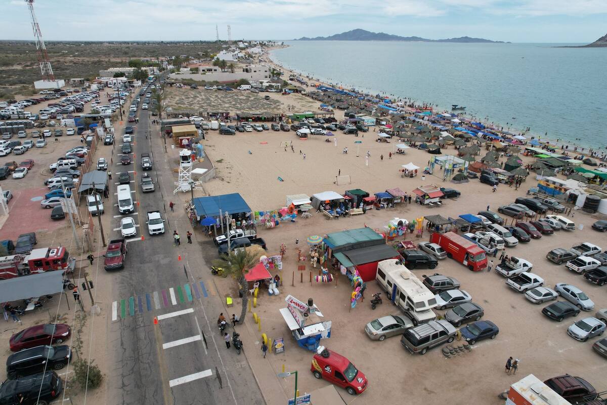 Aumenta aforo en Bahía de Kino y salida de vehículos hacia ruta del Río Sonora